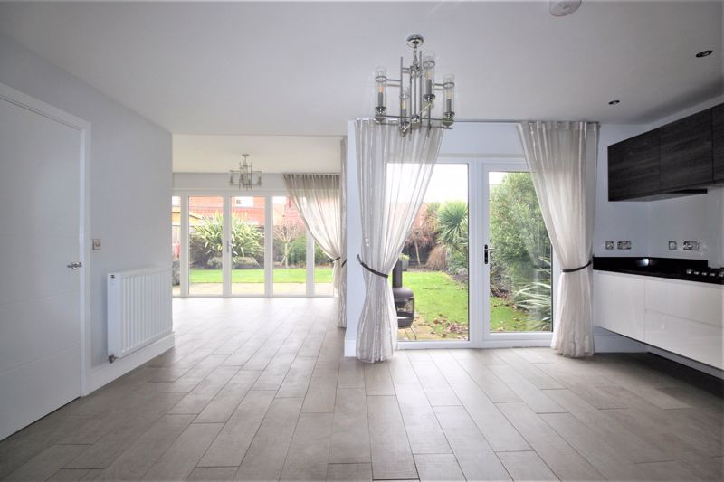 4 bed house for sale in Bluebird Avenue, Ollerton, NG22  - Property Image 3