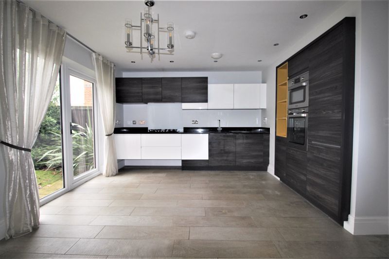 4 bed house for sale in Bluebird Avenue, Ollerton, NG22 4