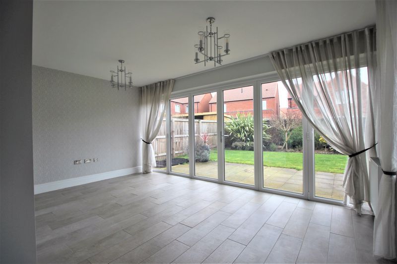 4 bed house for sale in Bluebird Avenue, Ollerton, NG22  - Property Image 6
