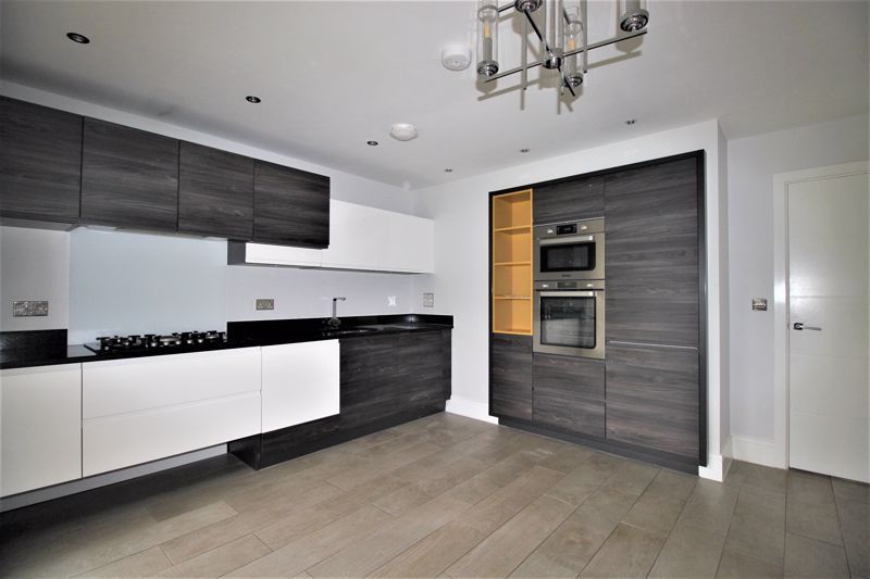 4 bed house for sale in Bluebird Avenue, Ollerton, NG22 7
