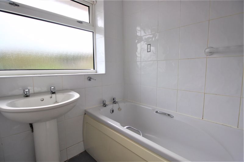 3 bed house to rent in Greenwood Crescent, Boughton, NG22 9