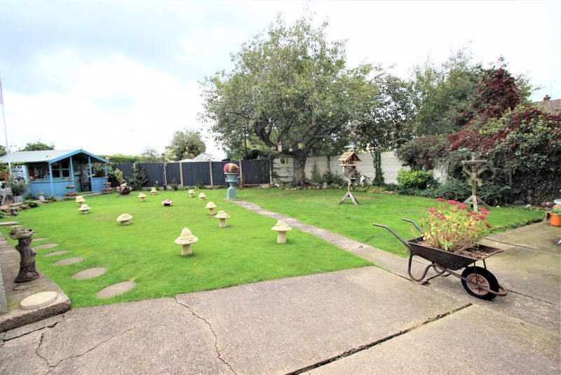 3 bed house for sale in Dove Croft, New Ollerton, NG22  - Property Image 18