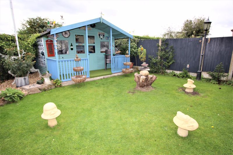 3 bed house for sale in Dove Croft, New Ollerton, NG22 8
