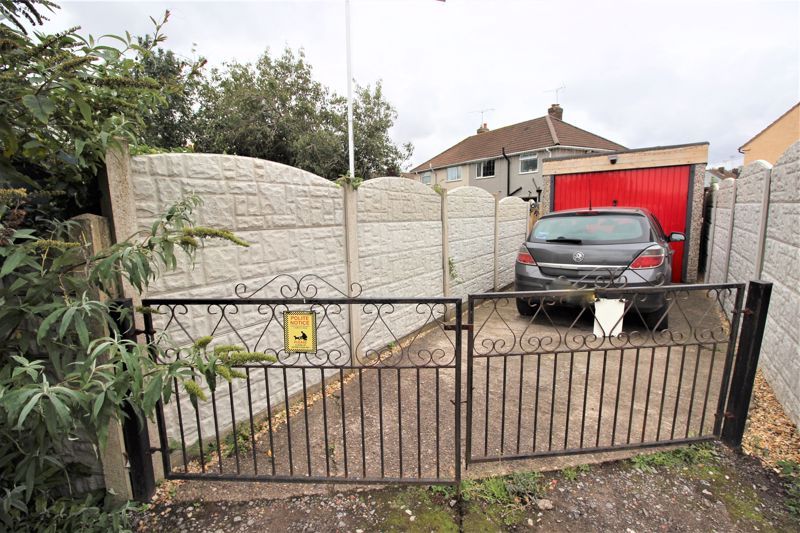 3 bed house for sale in Dove Croft, New Ollerton, NG22 9