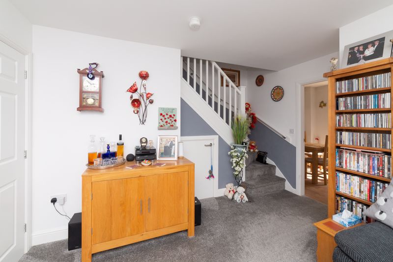 3 bed house for sale in Davy Close, Ollerton, NG22  - Property Image 3