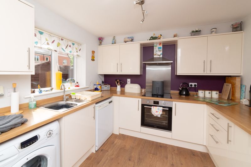 3 bed house for sale in Davy Close, Ollerton, NG22 5