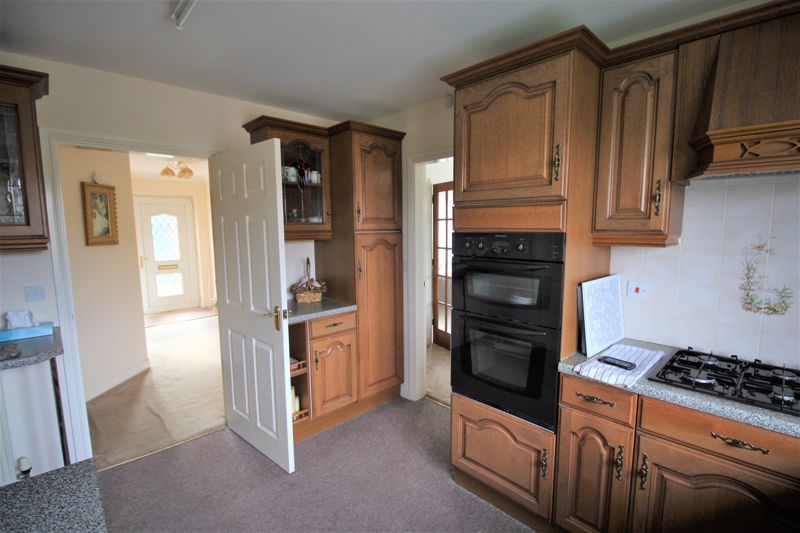 3 bed bungalow to rent in Gorsethorpe Lane, Mansfield, NG21  - Property Image 4