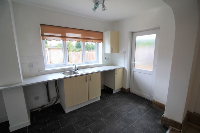 3 bed house for sale in Pine Avenue, New Ollerton, NG22  - Property Image 4