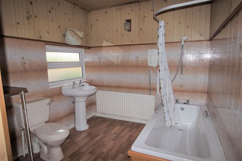 3 bed bungalow for sale in Charlotte Close, Kirton, NG22 10