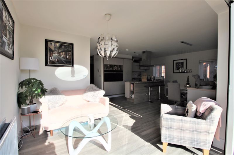 4 bed house for sale in Robin Close, Newark, NG22  - Property Image 6