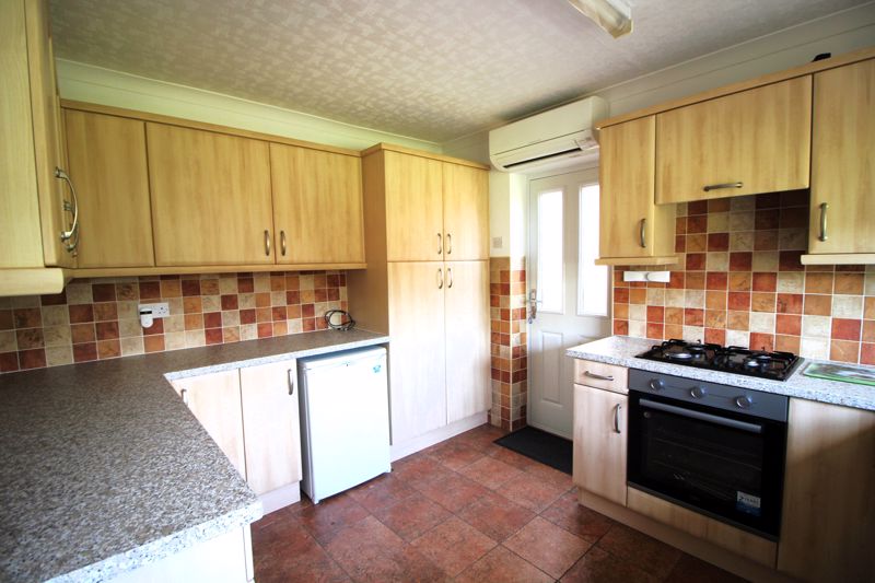 2 bed bungalow for sale in Lintin Avenue, Edwinstowe, NG21 9