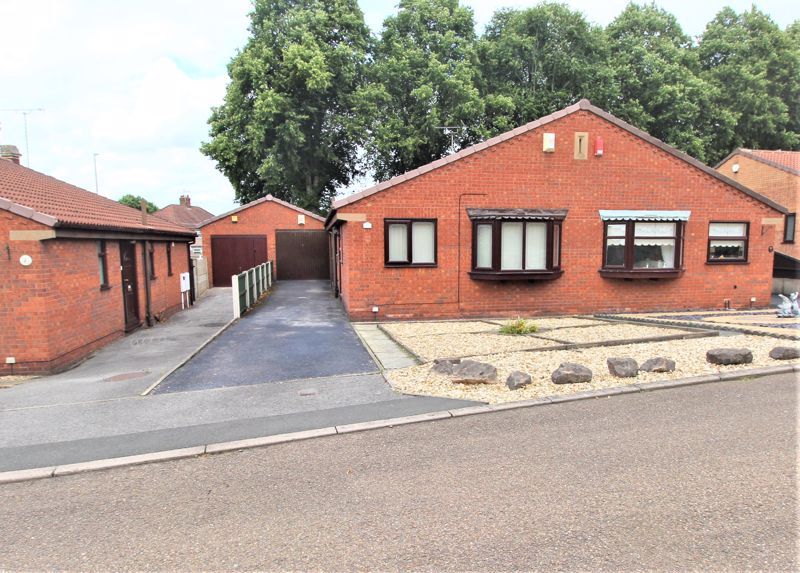 2 bed bungalow to rent in St. Peters Close, New Ollerton, NG22 1