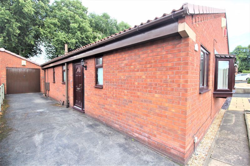 2 bed bungalow to rent in St. Peters Close, New Ollerton, NG22 12