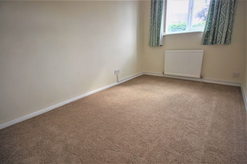 2 bed bungalow to rent in St. Peters Close, New Ollerton, NG22 7