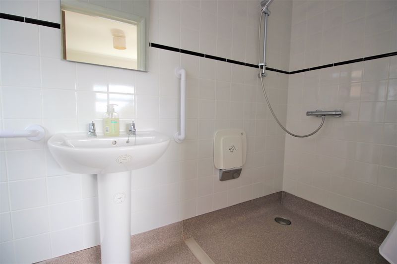 7 bed house for sale in Hardwick Drive, Ollerton, NG22  - Property Image 11