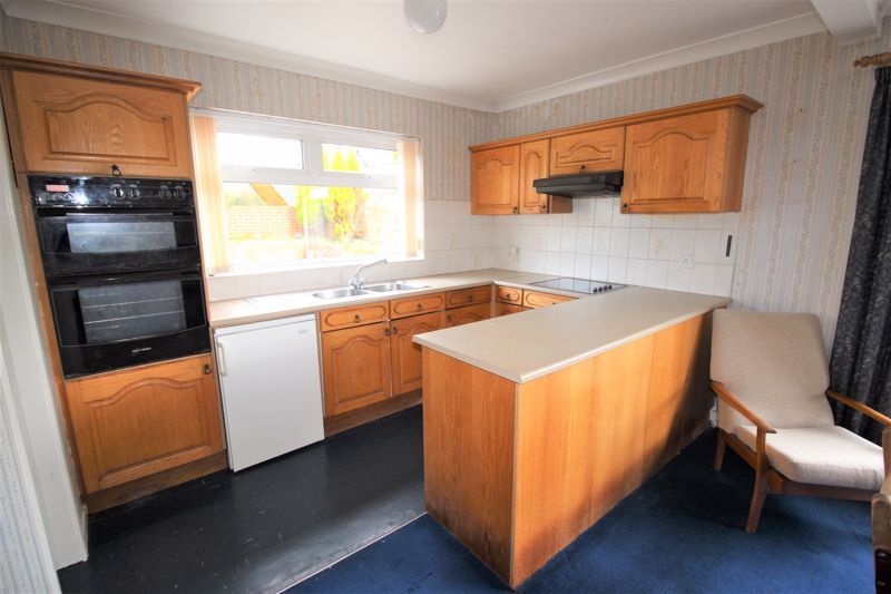 7 bed house for sale in Hardwick Drive, Ollerton, NG22  - Property Image 3