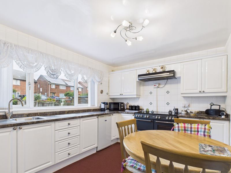 3 bed house for sale in Lansbury Road, Bilsthorpe, NG22 2