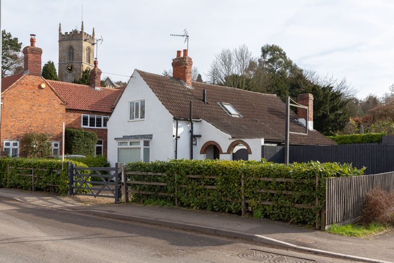 2 bed cottage for sale in Main Street, Kirton, NG22 1