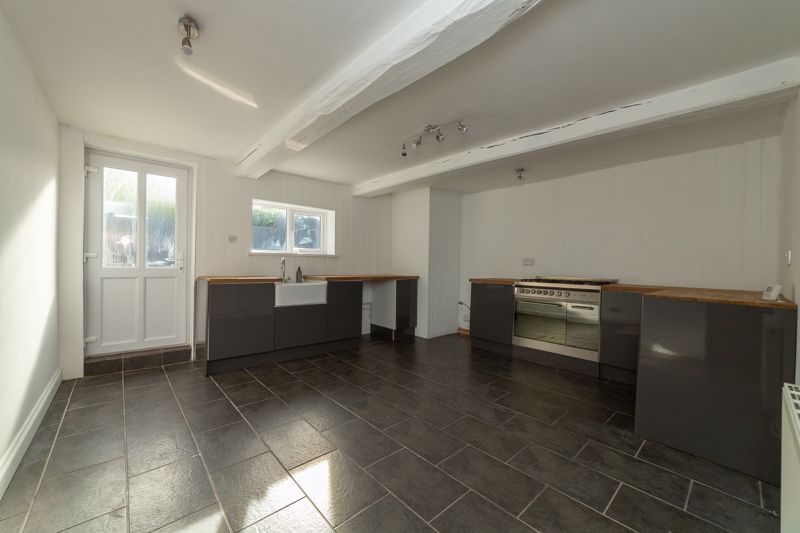 2 bed cottage for sale in Main Street, Kirton, NG22 8