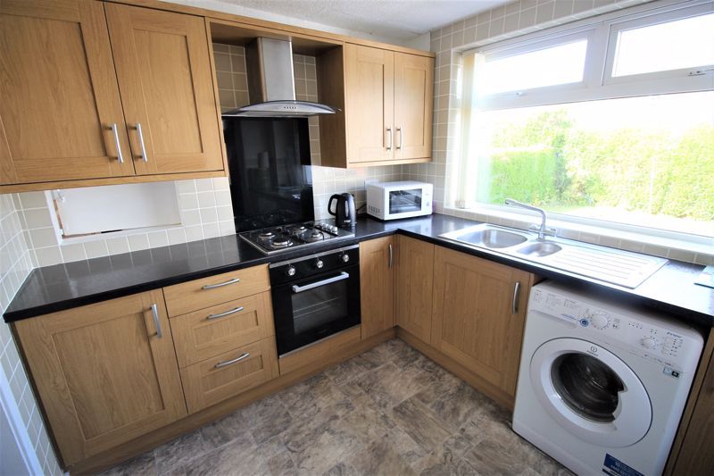 3 bed house for sale in Maid Marion Drive, Edwinstowe, NG21  - Property Image 2