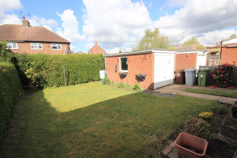 3 bed house for sale in Maid Marion Drive, Edwinstowe, NG21  - Property Image 3