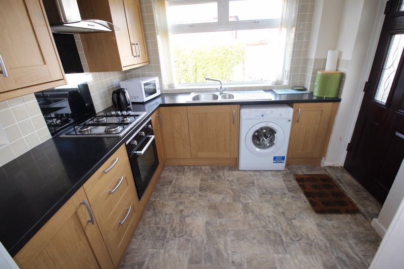 3 bed house for sale in Maid Marion Drive, Edwinstowe, NG21  - Property Image 5