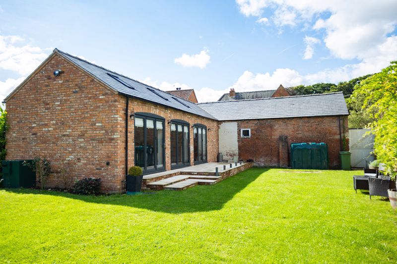 3 bed barn for sale in Newark Road, Wellow, NG22 14