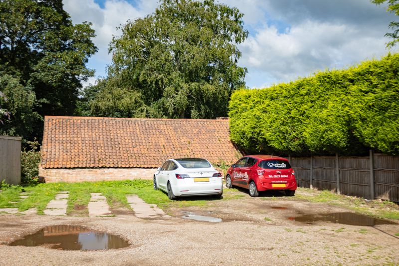 3 bed barn for sale in Newark Road, Wellow, NG22 16