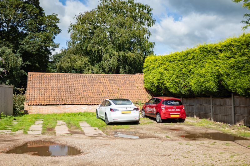 3 bed barn for sale in Newark Road, Wellow, NG22 17