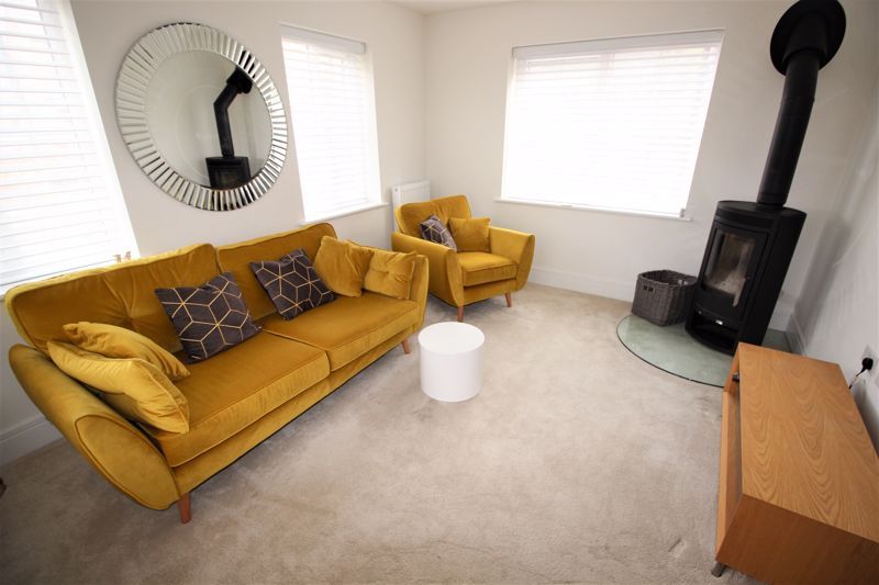 4 bed house to rent in Kingfisher Way, Ollerton, NG22  - Property Image 3