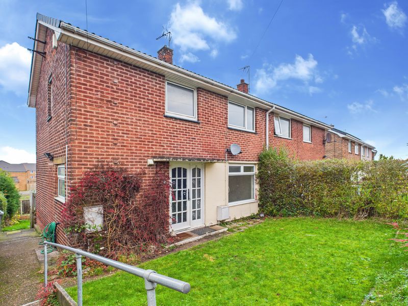3 bed house for sale in Petersmith Drive, Ollerton, NG22  - Property Image 1