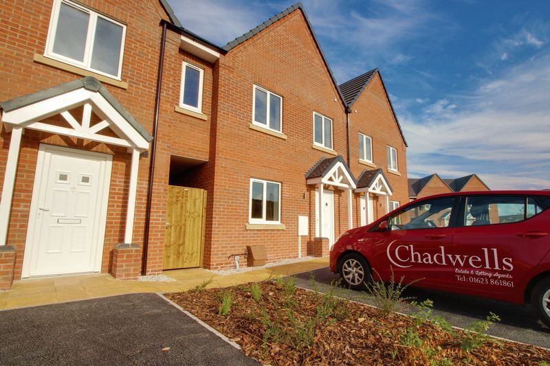 3 bed house for sale in Faraday Close, Ollerton, NG22  - Property Image 1