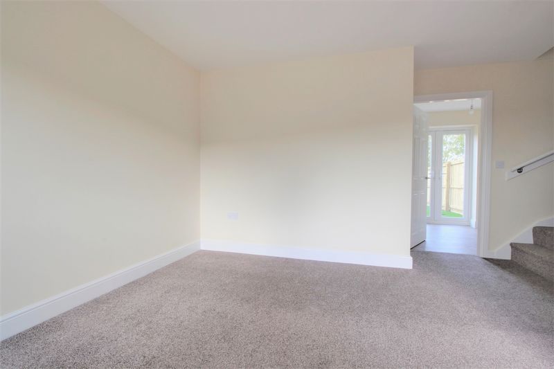 3 bed house for sale in Faraday Close, Ollerton, NG22  - Property Image 6