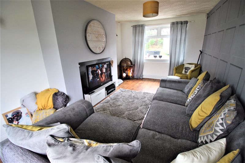 3 bed house for sale in Whitewater Road, New Ollerton, NG22  - Property Image 2