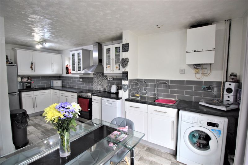 3 bed house for sale in Whitewater Road, New Ollerton, NG22  - Property Image 3