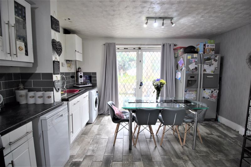 3 bed house for sale in Whitewater Road, New Ollerton, NG22  - Property Image 4