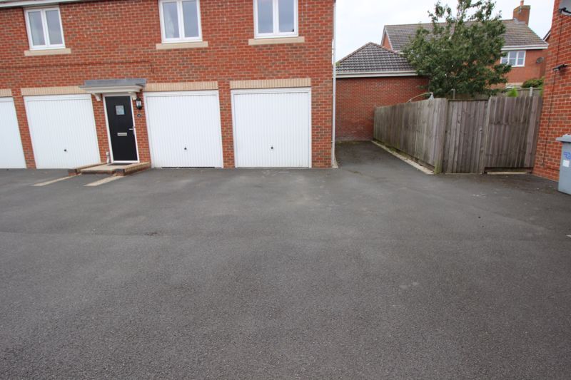 3 bed house to rent in Mellors Road, Edwinstowe, NG21 (ref 11019993)