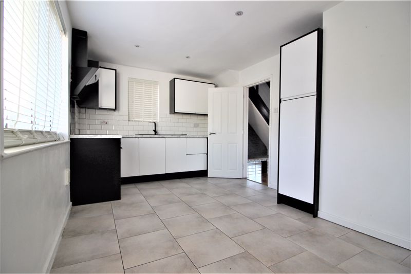 3 bed house for sale in Cedar Lane, Ollerton, NG22  - Property Image 7