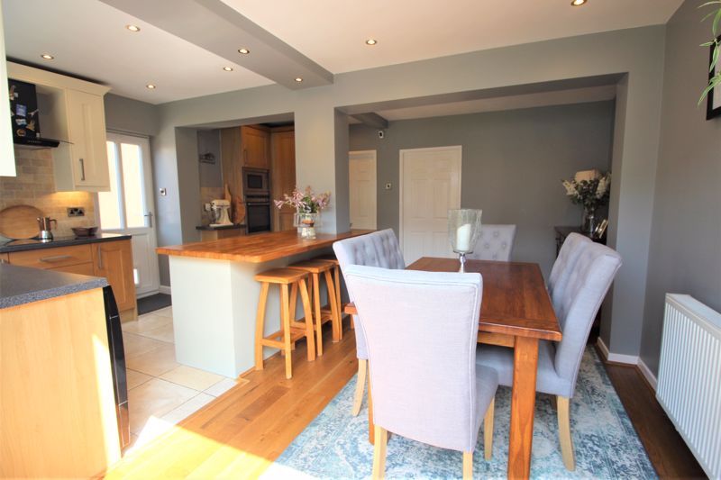 4 bed house for sale in Hatfield Close, Rainworth, NG21  - Property Image 4
