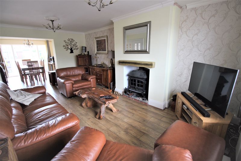 3 bed house to rent in Main Road, Boughton, NG22  - Property Image 2
