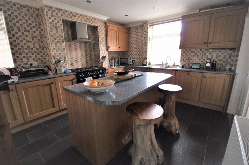 3 bed house to rent in Main Road, Boughton, NG22 8