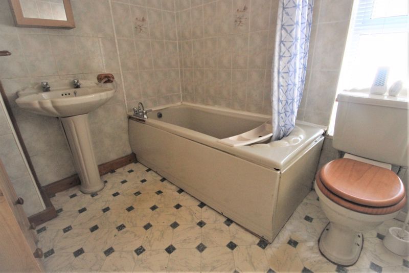 3 bed house for sale in Eighth Avenue, Forest Town, NG19  - Property Image 13