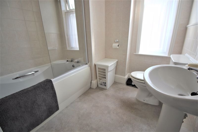 3 bed house for sale in Forest Road, New Ollerton, NG22  - Property Image 14