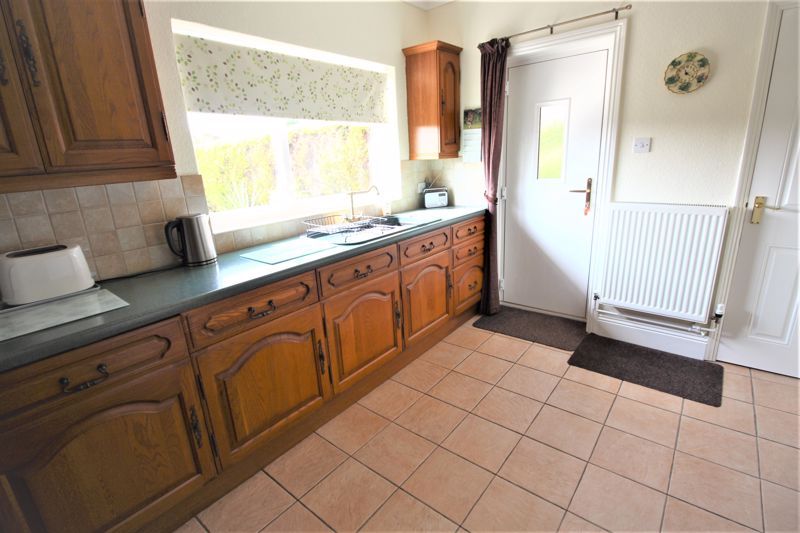 3 bed house for sale in Forest Road, New Ollerton, NG22  - Property Image 9