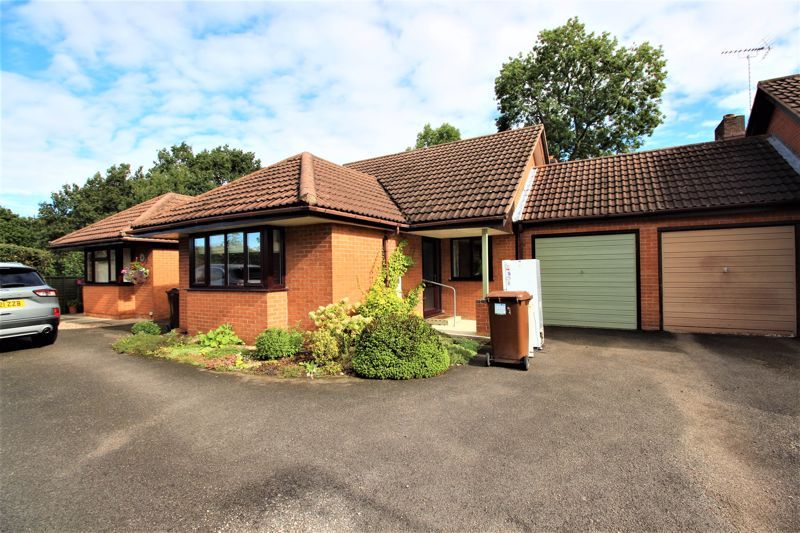 2 bed bungalow to rent in Maypole Road, Newark, NG22  - Property Image 1
