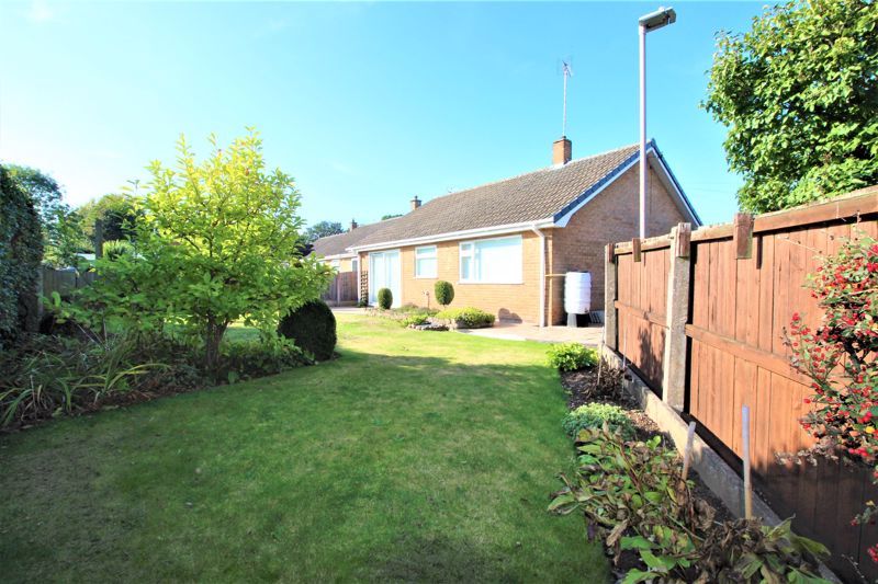 2 bed bungalow for sale in St. Peters Avenue, Church Warsop, NG20  - Property Image 13