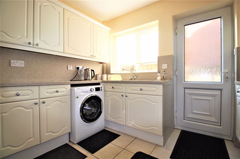 2 bed bungalow for sale in St. Peters Avenue, Church Warsop, NG20  - Property Image 6