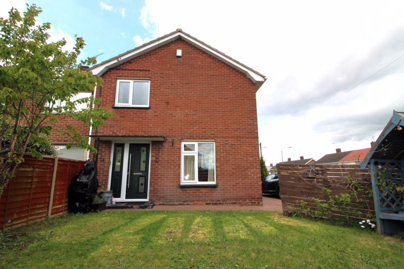 3 bed house for sale in Breck Bank, New Ollerton, NG22 1