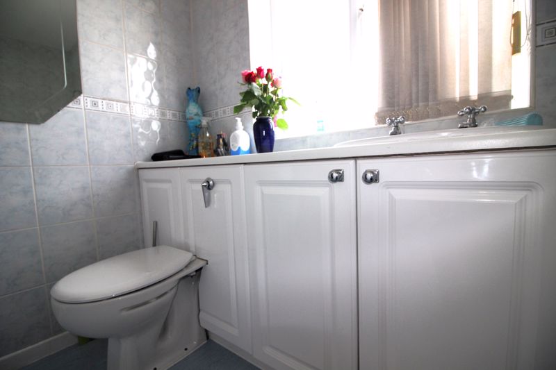 3 bed house for sale in Breck Bank, New Ollerton, NG22  - Property Image 12