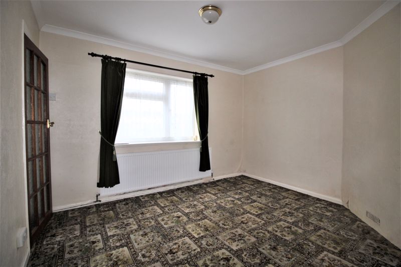 3 bed house for sale in Fourth Avenue, Edwinstowe, NG21  - Property Image 4
